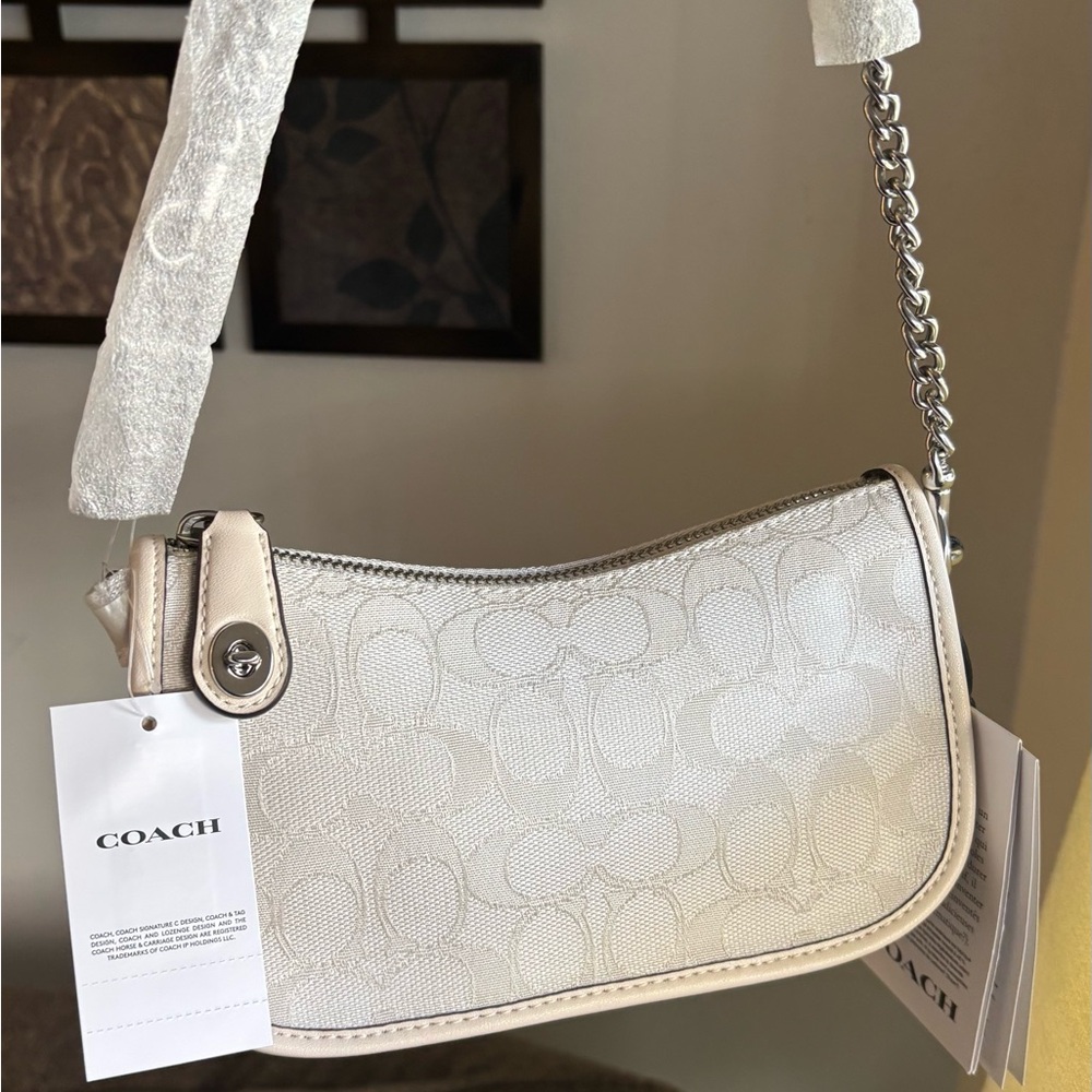 SOLD⛔️Authentic COACH 1941 Signature jacquard/Glovetanned turnlock zip  Crosby - Picture 3 of 16